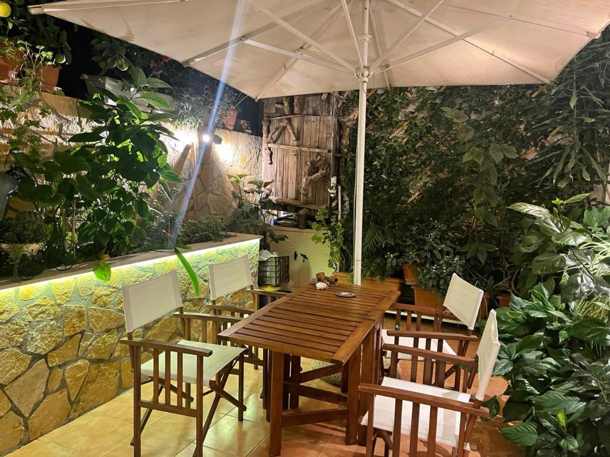 Ferienwohnung Eleonora'S Hidden Gem Athen Exterior foto